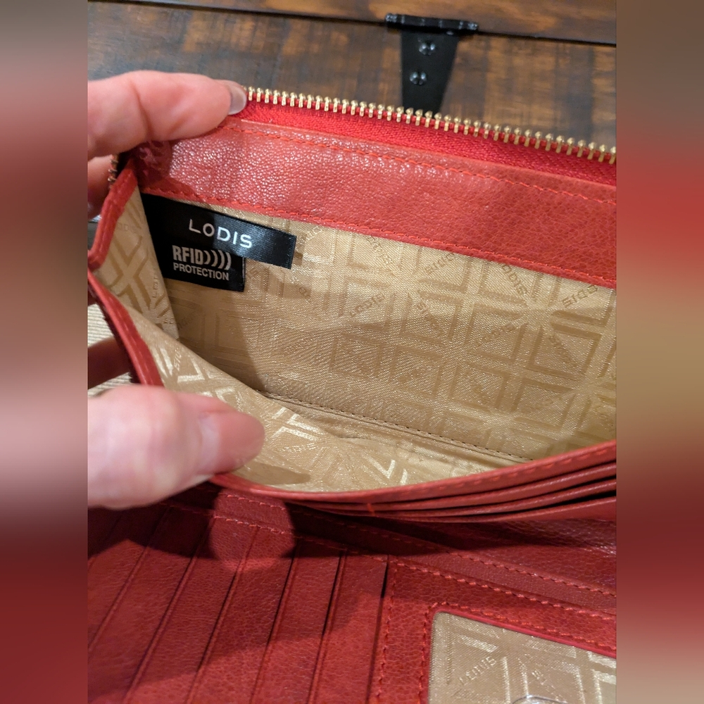 NWOT Lodis Red Leather RFID Wallet/wristlet - Picture 4 of 8